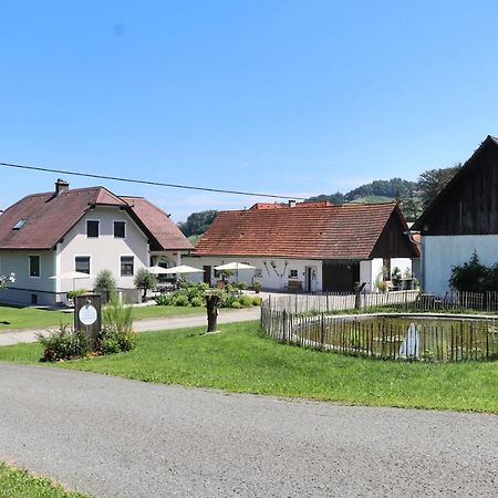 Lackenbauer Lägenhet Muggenau Exteriör bild
